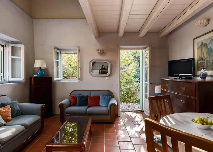 Rustic Escape By Konnect, Дом отдыха *