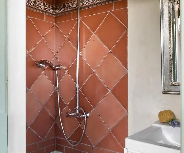 Rustic Escape By Konnect, Дом отдыха *