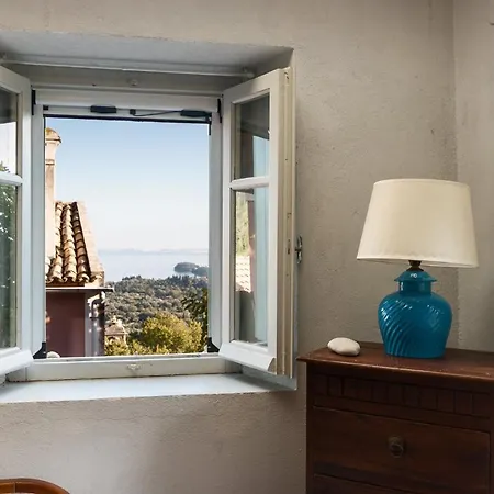 Rustic Escape By Konnect, Feriehus