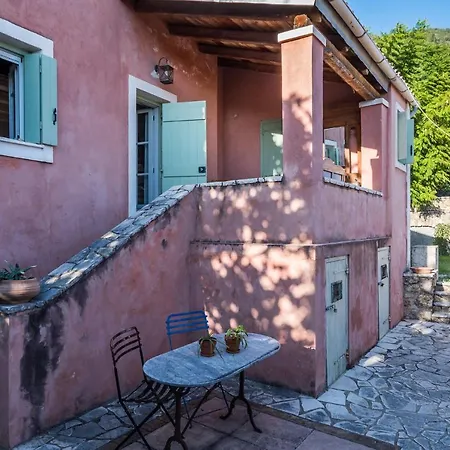 Semesterbostad Rustic Escape By Konnect,